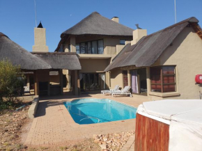 Zebula Golf Estate and Spa - Mountain Retreat 8 pax Moi Signature Luxury villa, Thabazimbi